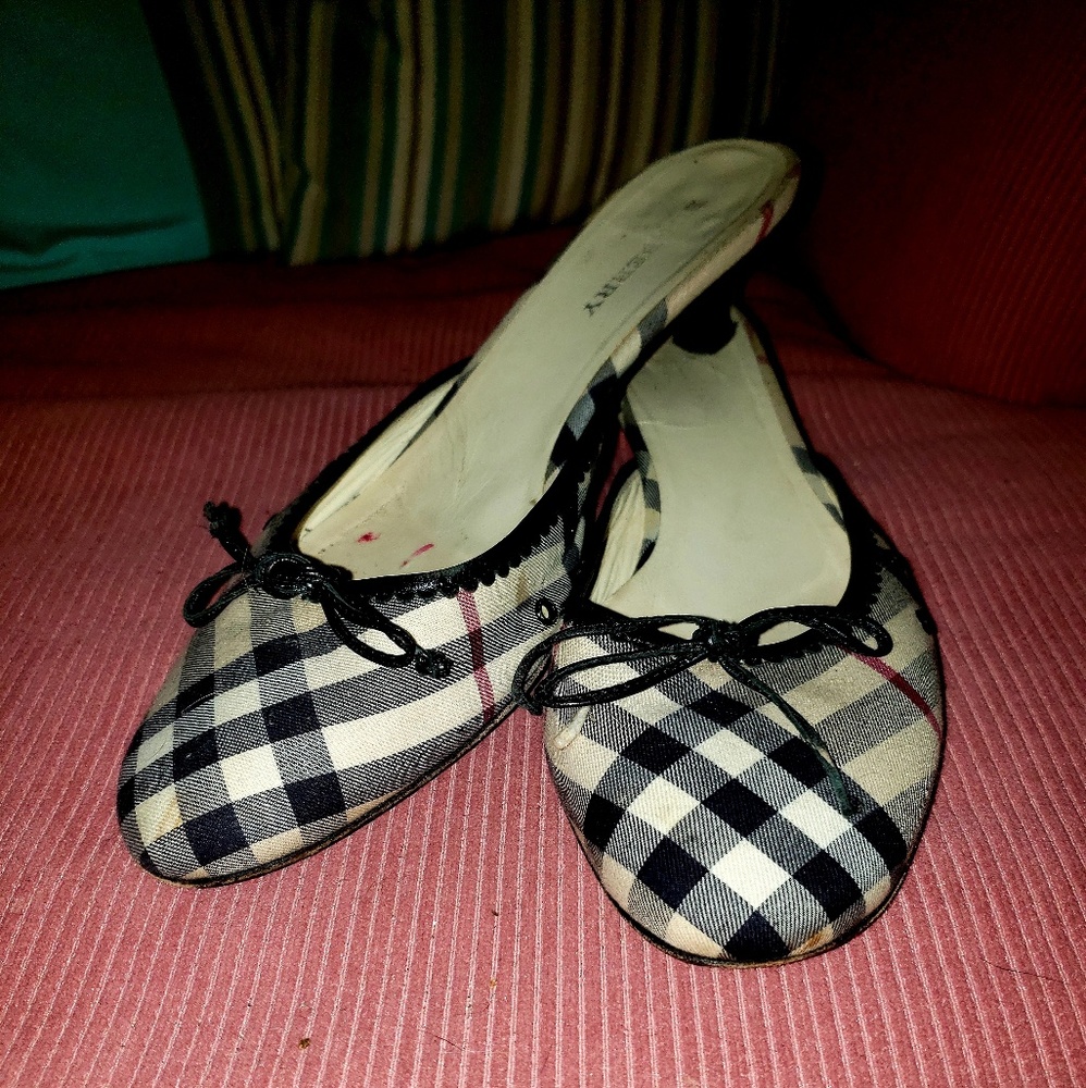 Authentic Burberry kitten heels